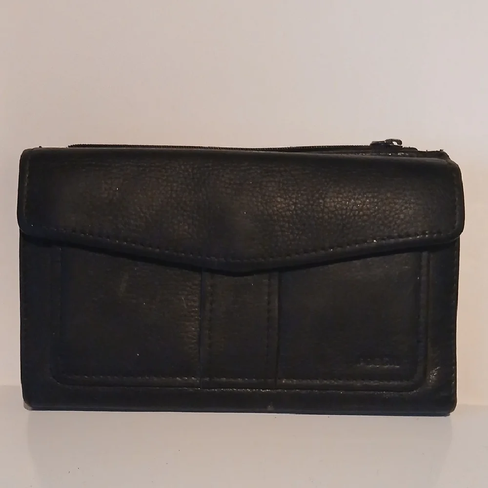 Vintage Fossil Black Leather Women's Wallet With Straps